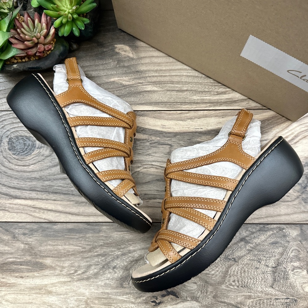❌SOLD OUT❌NIB Clarks Delana Curve Tan leather Slingback Strappy Wedge Sandal 8M - Picture 5 of 12